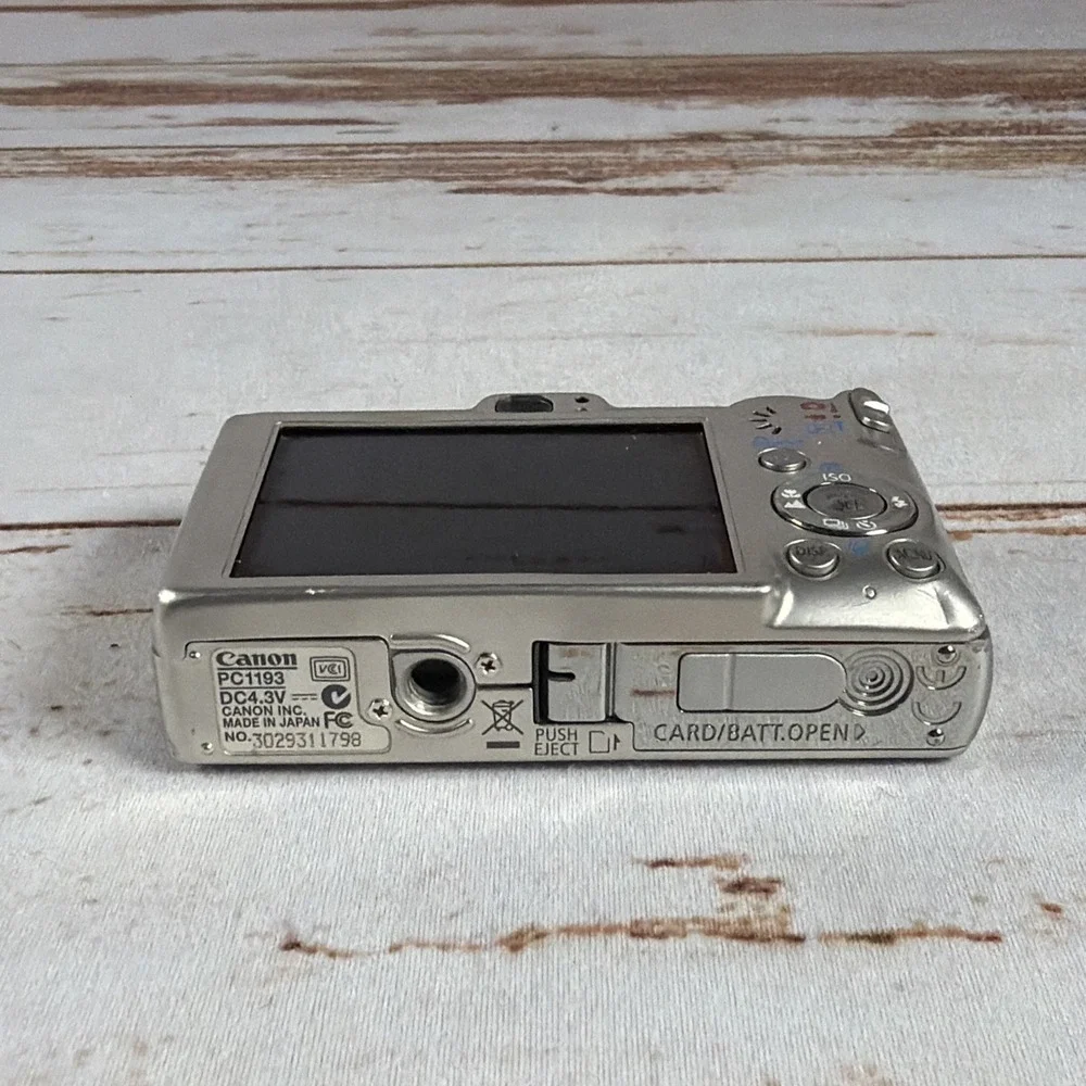 Canon PowerShot SD600 Digital ELPH 6MP Silver AS-IS Parts Repair No Display